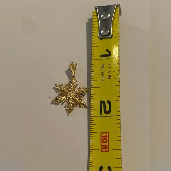 Snowflake Necklace Pendant Yellow 14K Karat Gold Small 1” Charm Estate - Picture 6 of 7